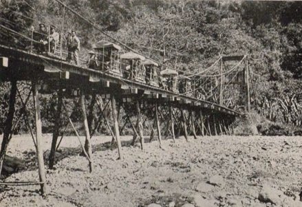 外車埕往埔里的臺車鐵道跨越溪谷