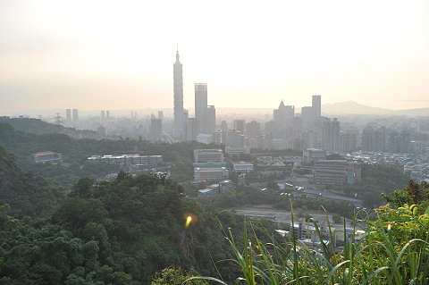 從虎山峰眺望台北101摩天