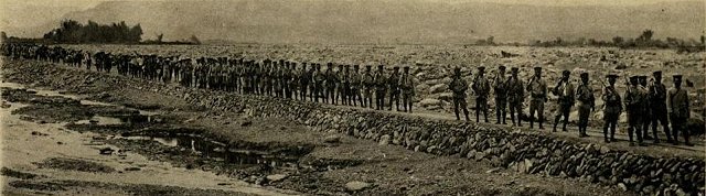 霧社事件發生後，日本陸軍從埔里前進霧社的情景