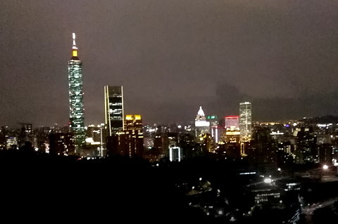 豹山看台北101夜景